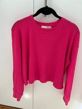 Aritzia Ribbed Crewneck Shirt in Bright Pink